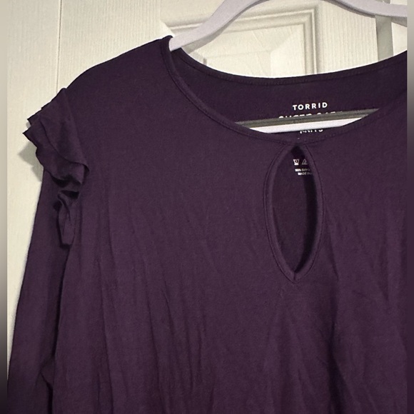 NWT Torrid Long Sleeve Tee - Picture 3 of 5